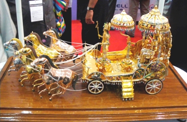 Beatuful Gold Cartel at Swarnmandir