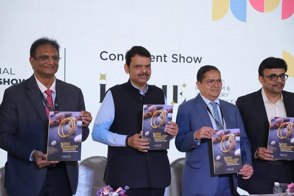 Vipul Shah (Chairman, GJEPC);  Dr Devendra Fadnavis (Dy. Chief Minister, Govt. of Maharashtra), Kirit Bhansali (Vice Chairman, GJEPC); and Sunil Nayak (CEO, Reliance Jewels); during the inauguration of IIJS Signature 2024 at Bombay Exhibition Centre, Gore