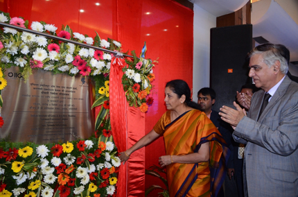 Smt. Nirmala Sitharaman,Honâ€™ble Minister of State (IC) for Commerce & Industry, Government of India at unveiling of Foundation Stone Ceremony. Seen with her is Praveenshankar Pandya, Chairman,GJEPC