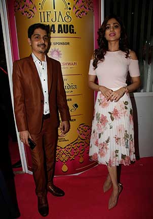 Shamita  Shetty at IIFJAS with Mr Abhishek Jaiin Director IIFJAS 1