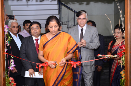 From (L-R): Manoj Dwivedi, Joint Secretary and In-charge EP (G&J) Section,Smt. Nirmala Sitharaman,Honâ€™ble Minister of State (IC) for Commerce & Industry, Government of India, Praveenshankar Pandya, Chairman,GJEPC